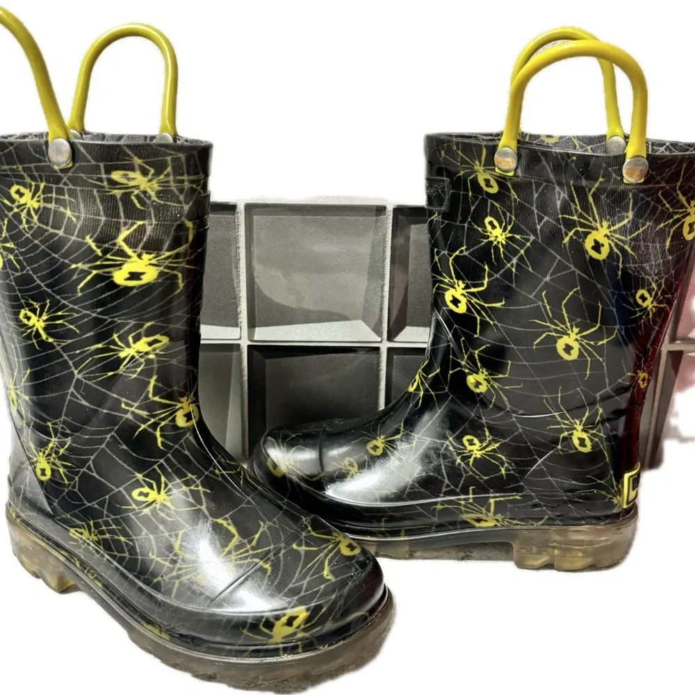 Western Chief Kids Rain Snow Light up Boots Waterproof Winter Spring Rubber, 10